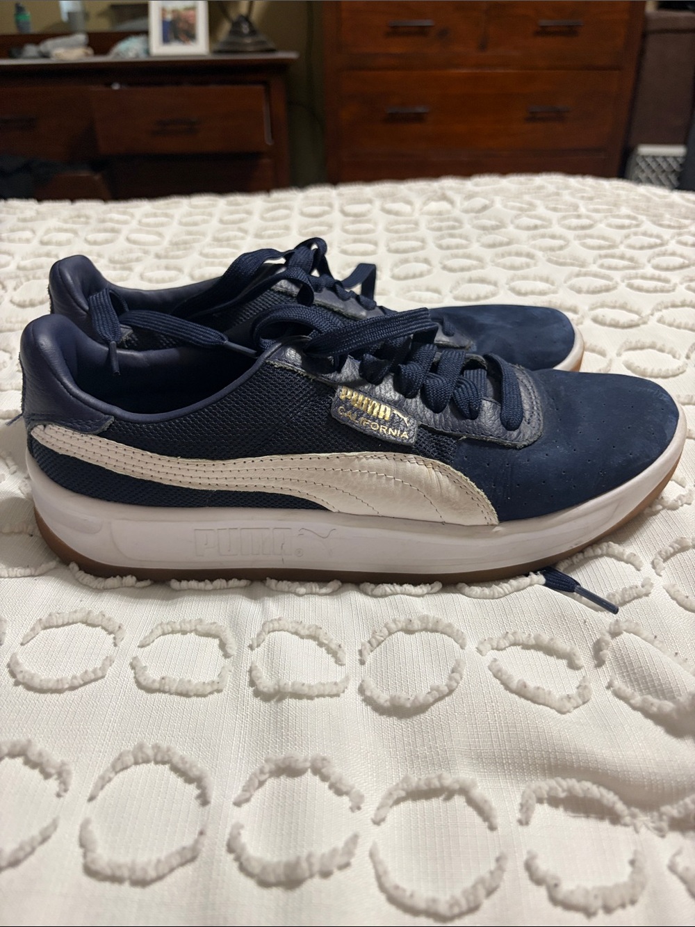 Men’s Puma Navy and White Low-Top Casual Sneakers